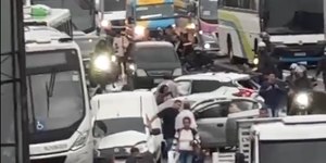 Acidente com 22 veículos na Dutra deixa um morto e 10 feridos 