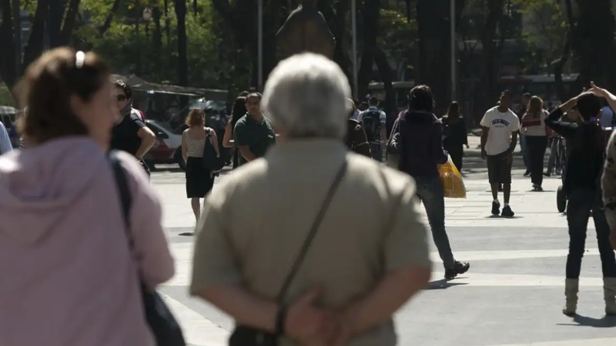 Idosos estão entre os grupos mais afetados pela gripe