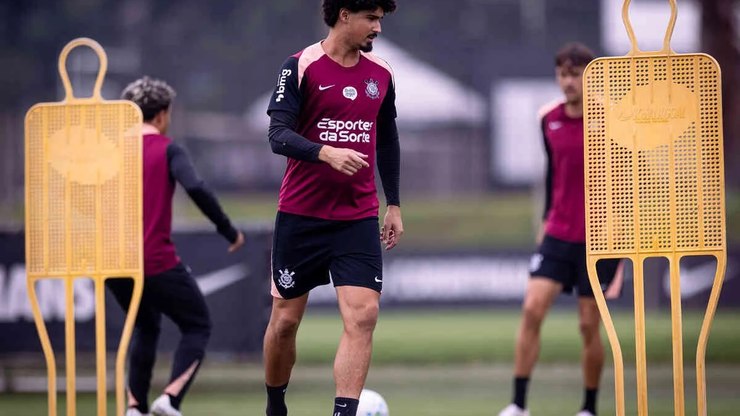 Fernando Diniz não conta com trio em treino do Corinthians