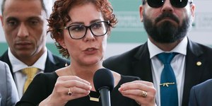 STF rejeita pedido de suspensão de julgamento de Carla Zambelli