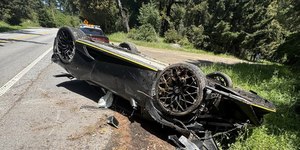 VÍDEO: Polícia arrasta Lamborghini Huracán após capotamento