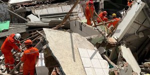 Conjunto de casas desaba em Pernambuco e mata uma pessoa