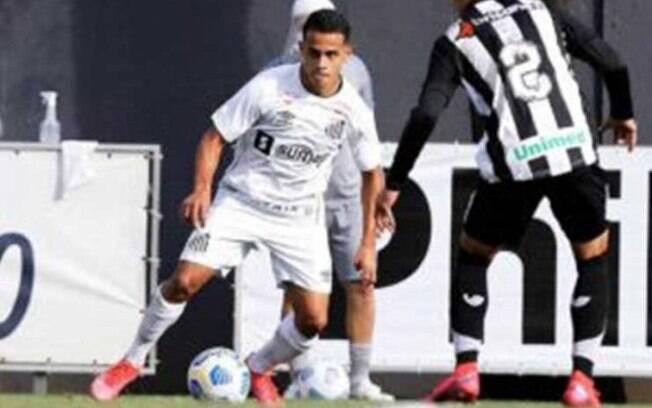 Santos renova contrato com atacante da Copinha até 2024