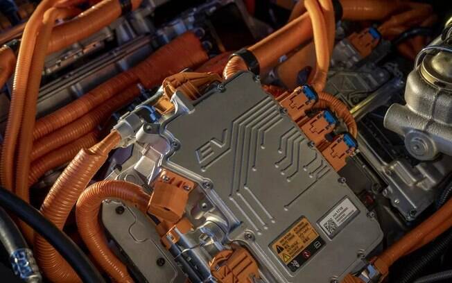 Motor elétrico da E-10, com duas baterias  conjugadas, gera uma potência de 450 cv, ideal para o uso em picapes 