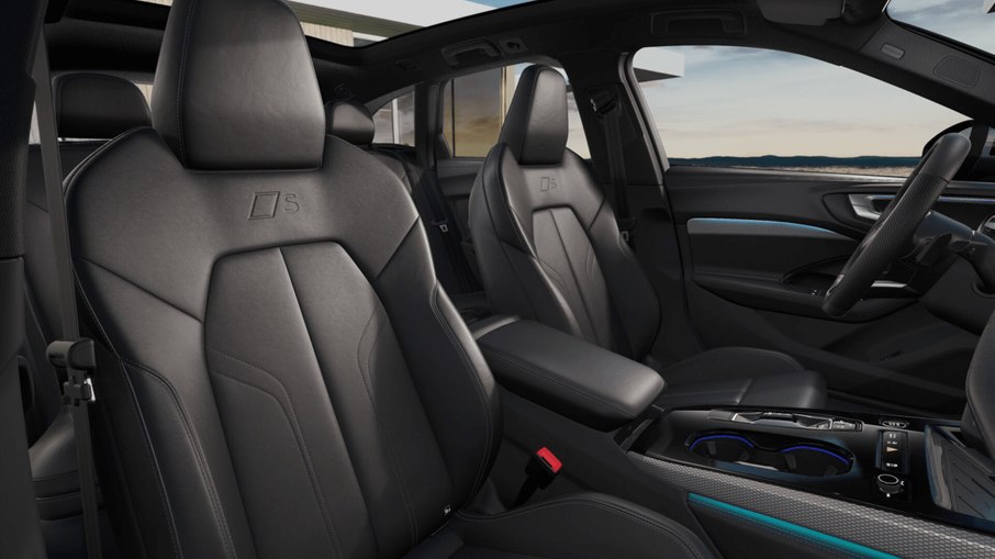 Bancos dianteiros do Audi A5 Avant têm ajustes elétricos e fazem parte do pacote de equipamentos da versão S line. Bancos dianteiros do Audi A5 Avant têm ajustes elétricos e fazem parte do pacote de equipamentos da versão S line.