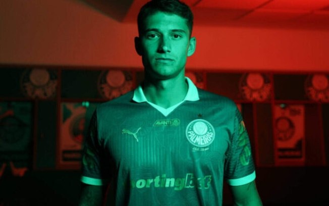 Palmeiras anuncia contratação do volante Emiliano Martínez Palmeiras anuncia contratação do volante Emiliano Martínez
