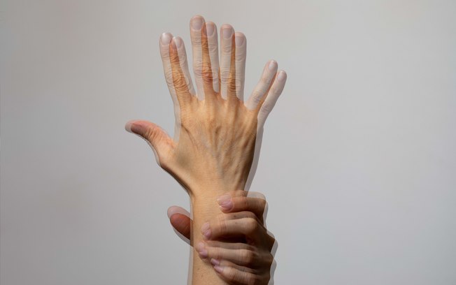 Neurocirurgião explica como diferenciar Parkinson e Tremor Neurocirurgião explica como diferenciar Parkinson e Tremor