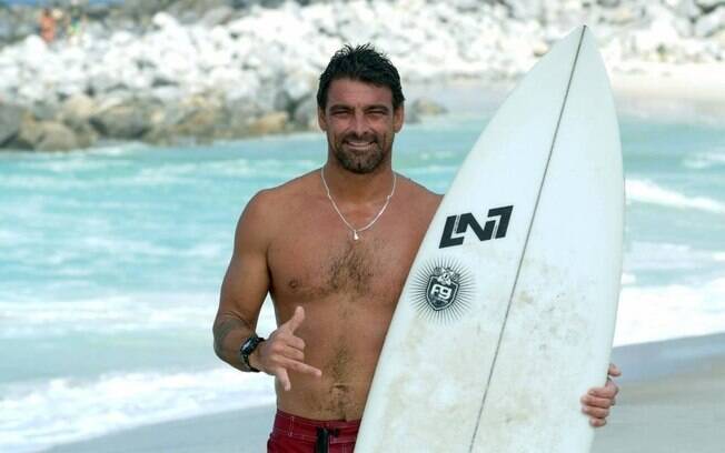 Surfista Leo Neves morreu aos 40 anos