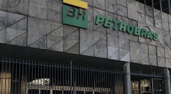 Conselho da Petrobras propõe pagar 50% dos dividendos