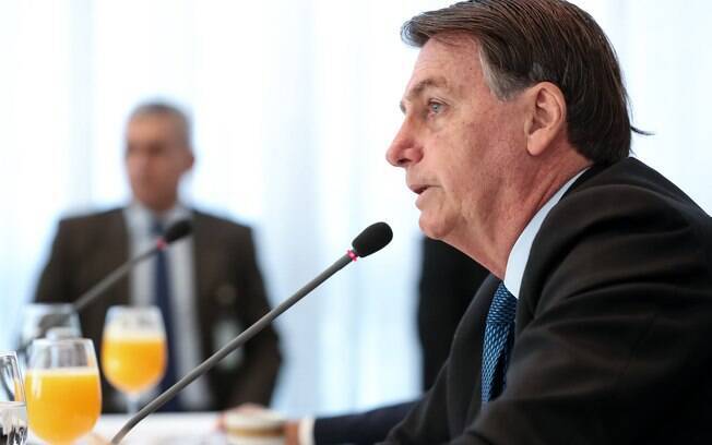 Jair Bolsonaro sugeriu reduzir salário de parlamentares para aumentar valor do auxílio emergencial