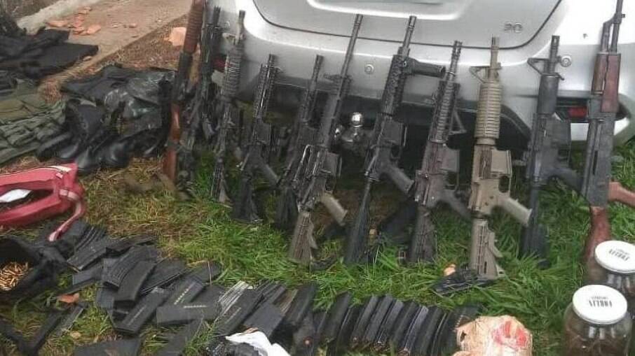 Armas apreendidas durante a operação, 26 suspeitos de integrar o 'novo cangaço' morreram