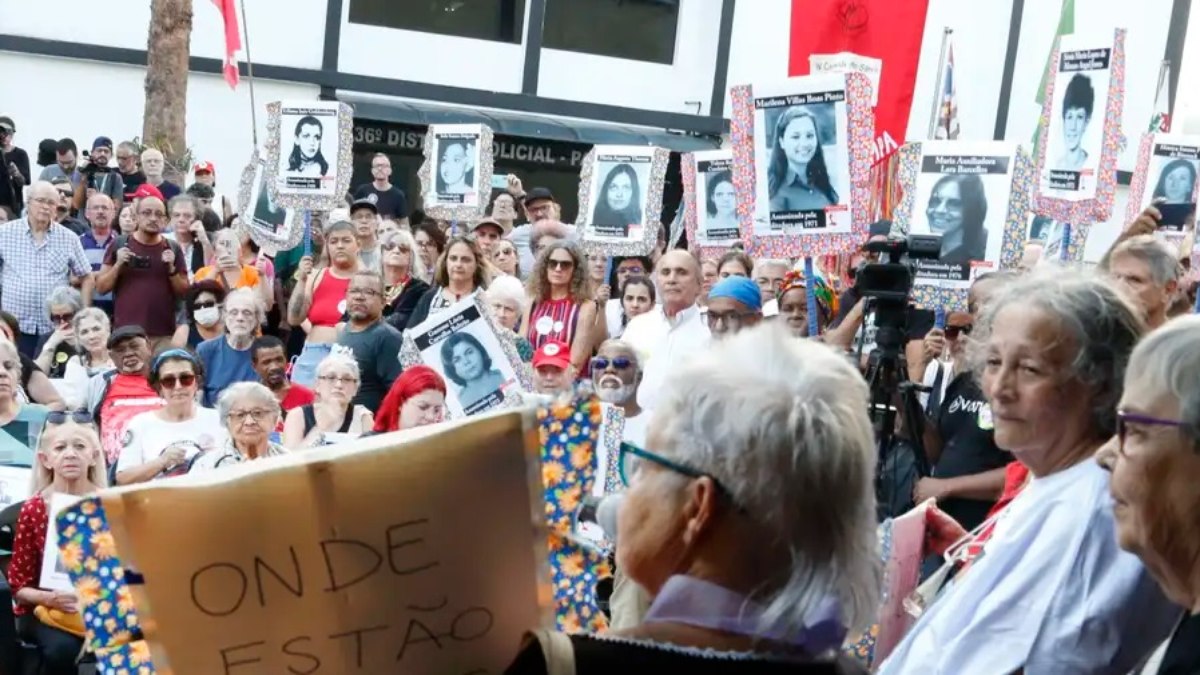 Ato em São Paulo reforça a memória das vítimas da ditadura militar.