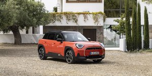 MINI muda o interior dos carros e aposta em materiais reciclados