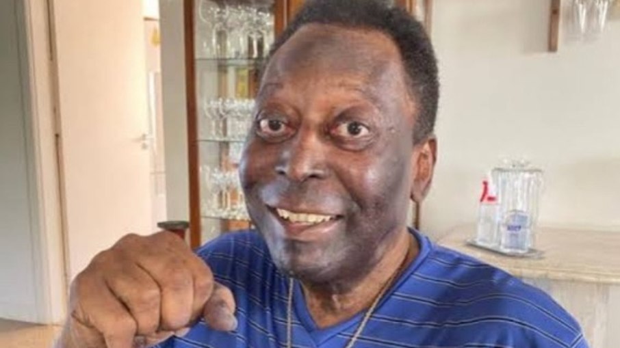 Pelé precisará passará o natal internado