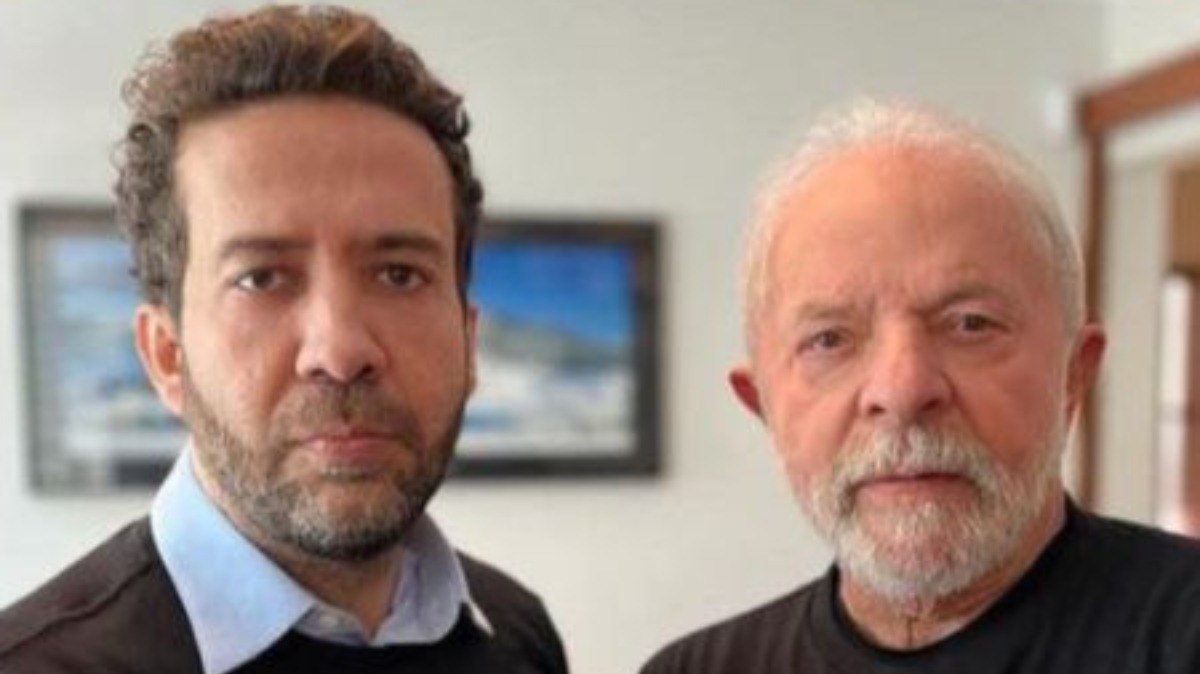 Janones amplia mobilização por Lula e mira 3 milhões no WhatsApp
