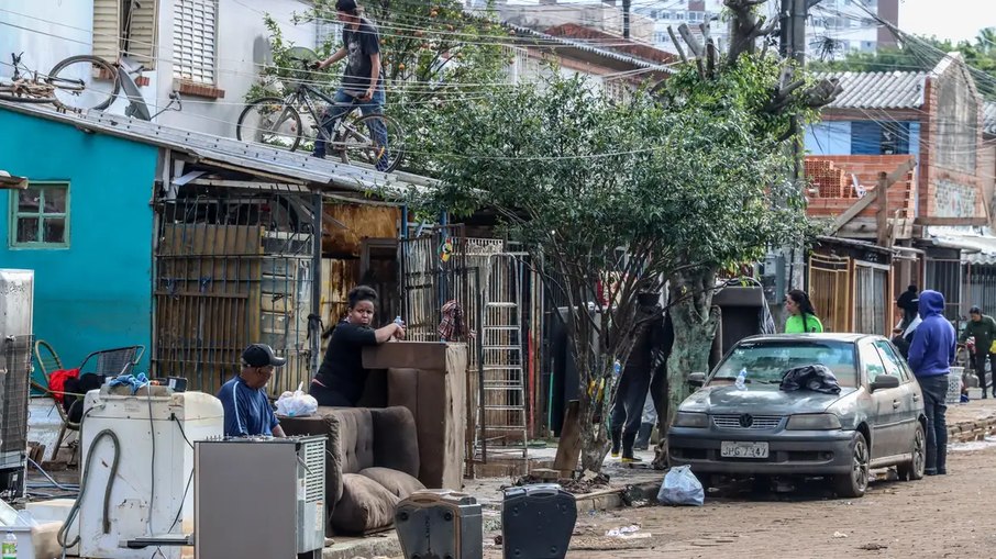 Milhares de pessoas perderam suas casas por culpa das chuvas do RS