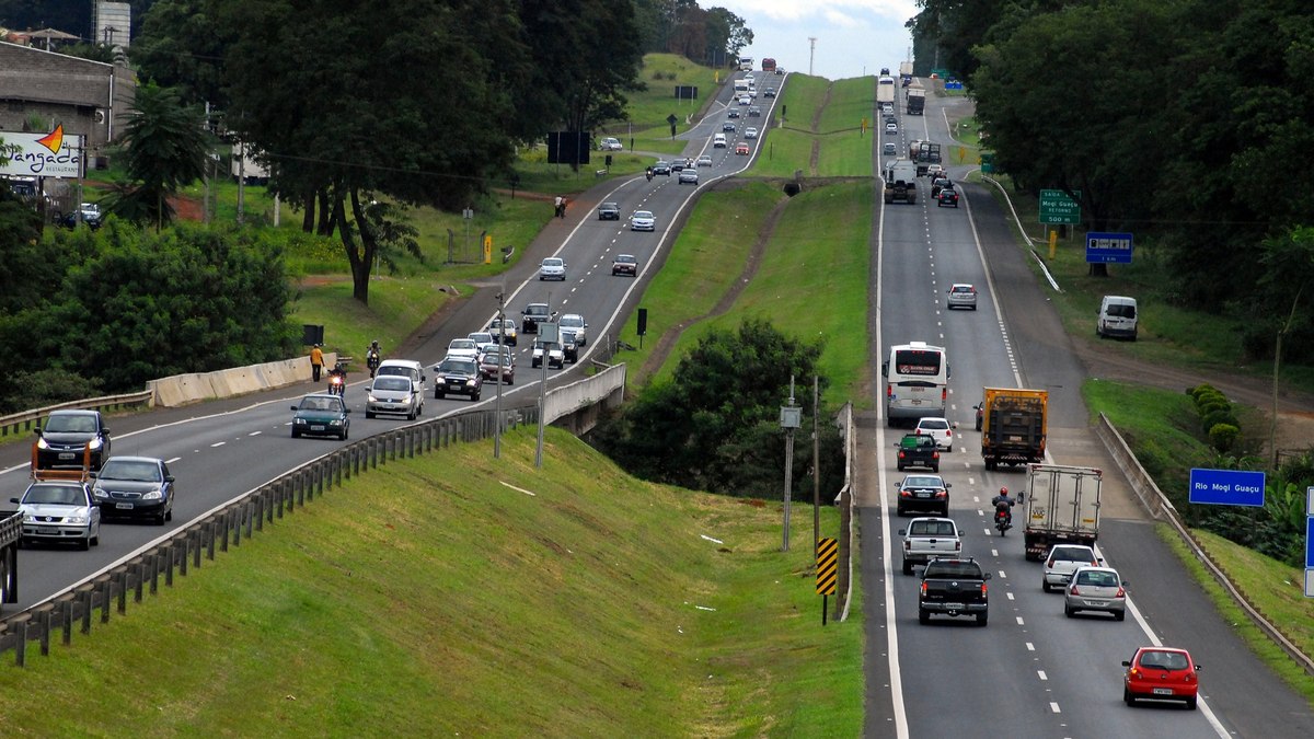 Concessionárias reforçam ações sobre o risco de paradas indevidas no acostamento Concessionárias reforçam ações sobre o risco de paradas indevidas no acostamento