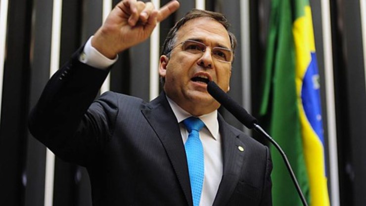 Prefeito%20de%20Goi%C3%A2nia%20%C3%A9%20internado%20com%20suspeita%20de%20gastroenterite