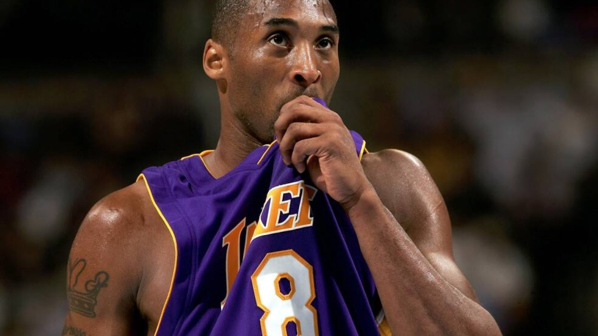 Kobe Bryant será homenageado pelo Los Angeles Lakers com estátua