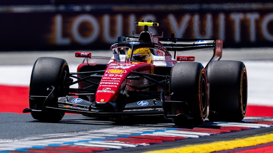 Lewis Hamilton em ação na classificação do GP da Áustria de Fórmula 1