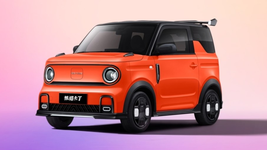 Geely Panda Mini tem dimensões compactas e foco em mobilidade elétrica de baixo custo.