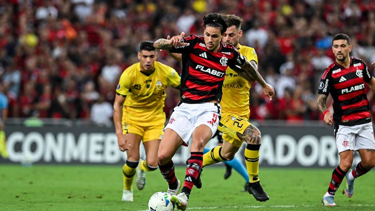 Flamengo joga mal, mas vence Táchira e vai às oitavas da Liberta