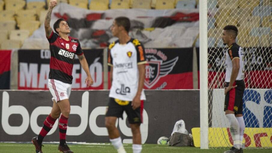 Flamengo enfrenta o Sport fora de casa nesta segunda-feira