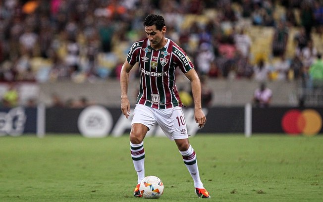 Fluminense lidera provisoriamente na Libertadores e mira Brasileirão