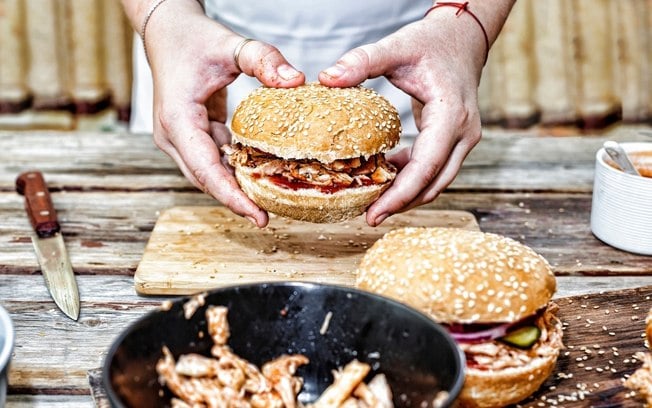 Fast-food saudável: 5 receitas caseiras para matar a vontade sem fugir da dieta