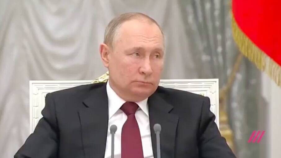 Vladimir Putin durante reunião do Conselho de Segurança Nacional