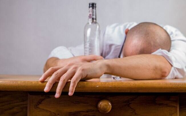 Alcoolismo: quando  preciso buscar ajuda?
