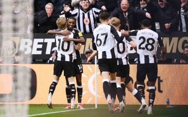 Com atuação de gala no primeiro tempo, Newcastle bateu o Nottingham Forest neste domingo (23), pelo Campeonato Ingles - Foto: Stu Forster/Getty Images