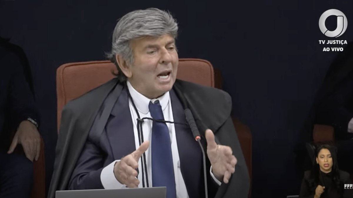 Ministro Luiz Fux apresenta seu voto no julgamento da ação penal 2668 no STF Ministro Luiz Fux apresenta seu voto no julgamento da ação penal 2668 no STF
