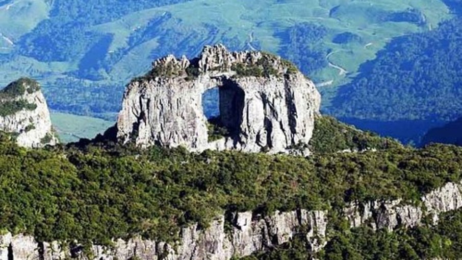 A cidade de Urubici é conhecida pela trilha da Pedra Furada