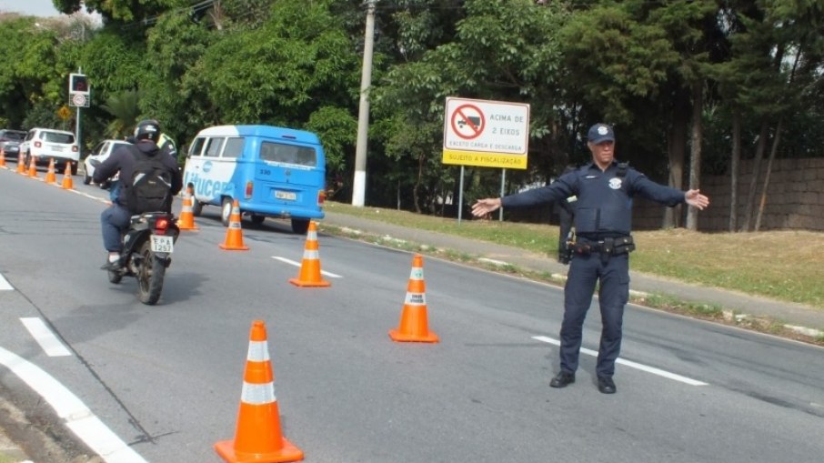 Motociclistas foram surpreendidos por uma ação educativa promovida pela Guarda Civil Municipal Motociclistas foram surpreendidos por uma ação educativa promovida pela Guarda Civil Municipal
