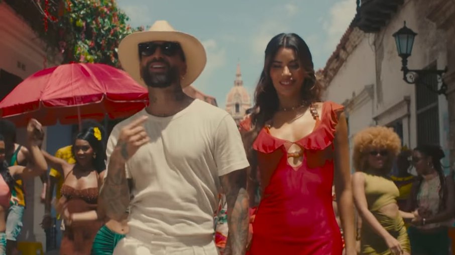 Cena do videoclipe de Bronceador