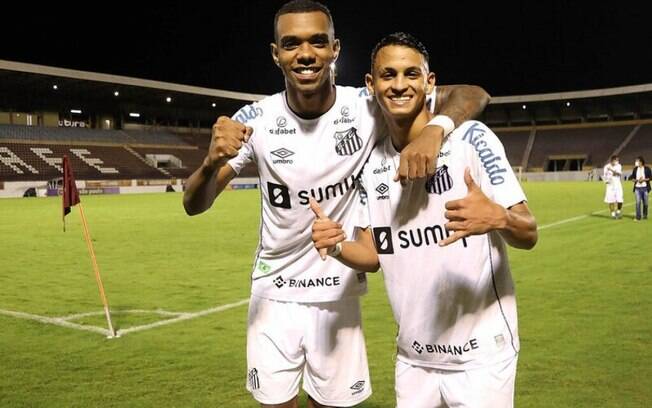 Lucas Pires comemora números no Santos e projeta duelo contra o Coritiba Lucas Pires comemora números no Santos e projeta duelo contra o Coritiba