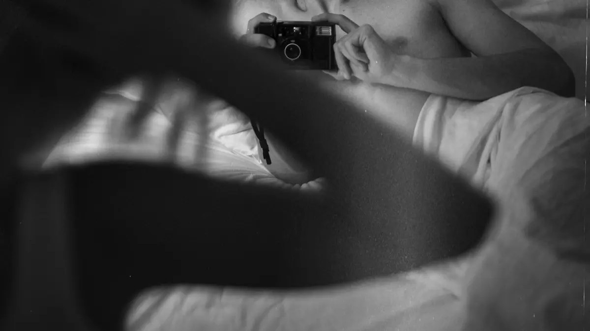 Urgente! Homem é condenado por vazar fotos íntimas da ex em site adulto; veja a pena!