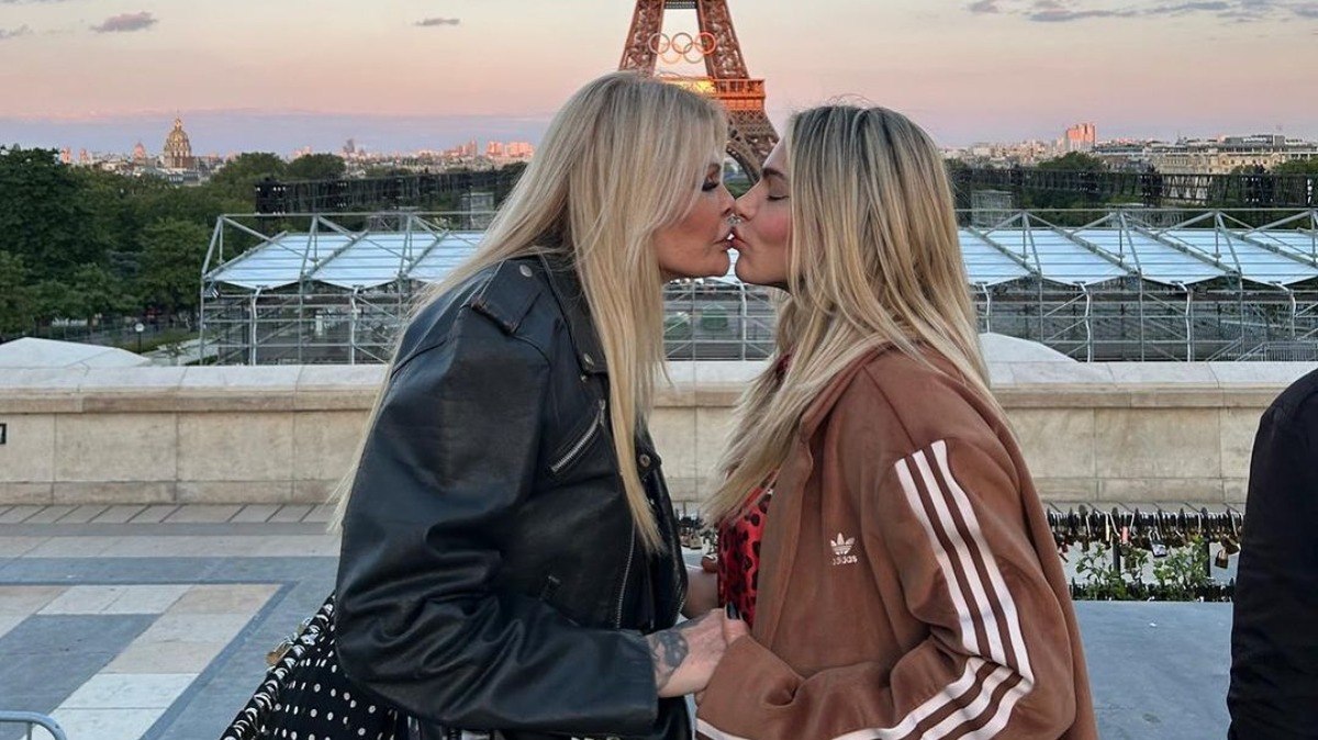 Monique Evans e Cacá Werneck passam o Dia dos Namorados em Paris