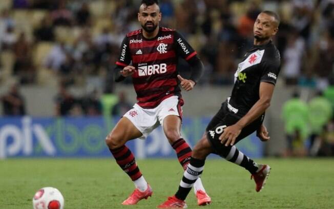 Fabrício Bruno detalha sua adaptação ao Flamengo e exalta parceria com David Luiz: 'Sonho realizado'