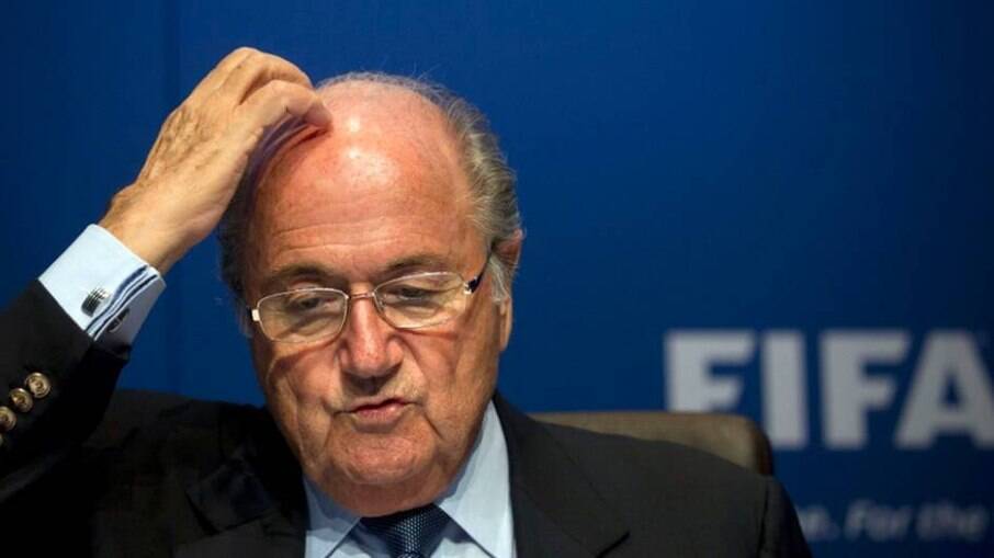 Joseph Blatter ficou em coma induzido por uma semana