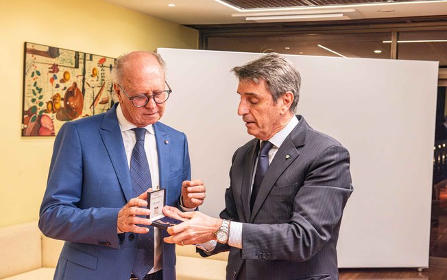 Falcão é homenageado com Ordem da Estrela da Itália Falcão é homenageado com Ordem da Estrela da Itália