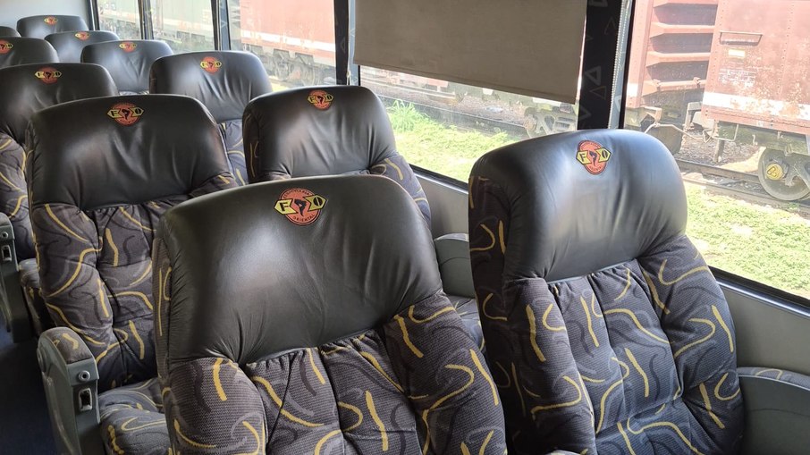 Interior do trem boliviano que vai até a fronteira com o Mato Grosso do Sul