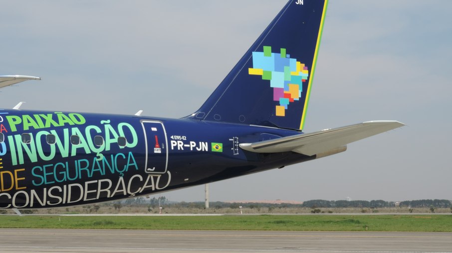 Jato usado pela Azul fabricado pela Embraer Jato usado pela Azul fabricado pela Embraer