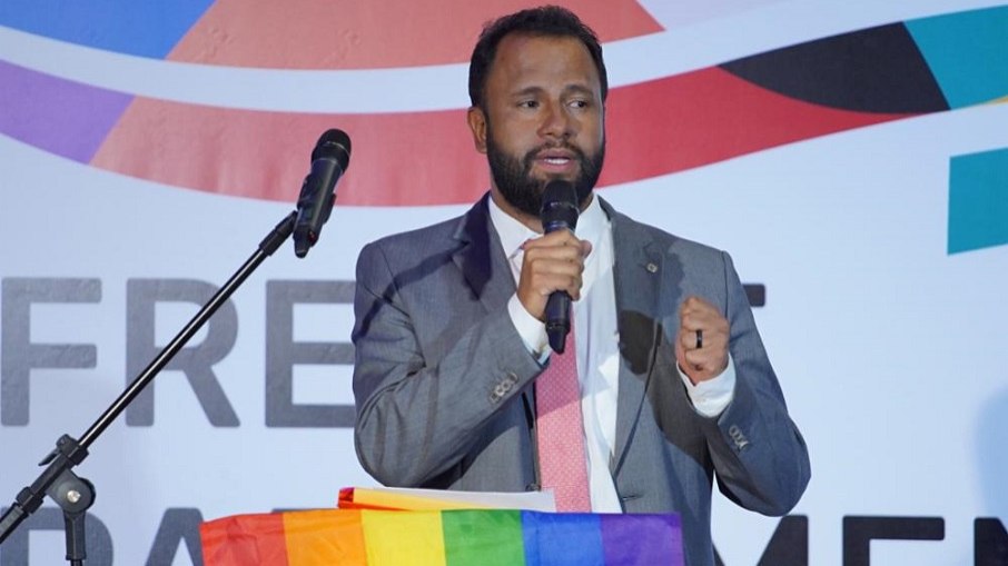 O Pastor Henrique Vieira no evento de lançamento da Frente Parlamentar Mista por Cidadania e Direitos LGBTI+
