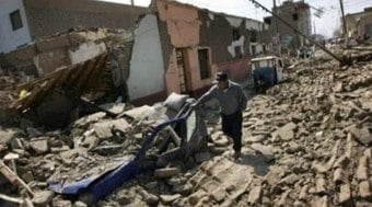 Vídeo: confira momento em que terremoto atinge o Peru 