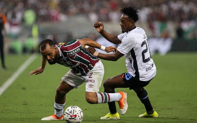 Samuel Xavier só atuou pelo Fluminense diante da LDU, do Equador, nesta temporada 