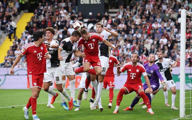 Harry Kane celebra gol decisivo em vitória do Bayern de Munique