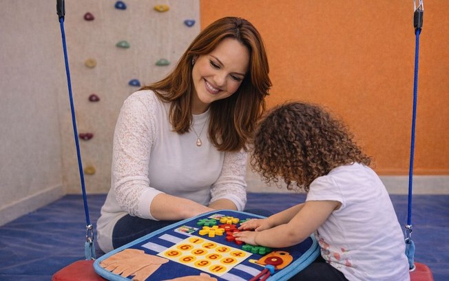 Psicóloga cria kits terapêuticos para suporte ao autismo