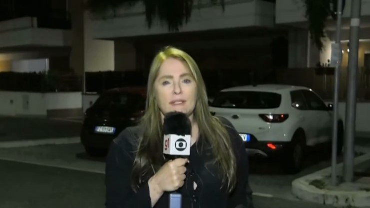 Ilze%20Scamparini%20%22desce%20do%20telhado%22%20para%20cobrir%20pris%C3%A3o%20de%20Zambelli